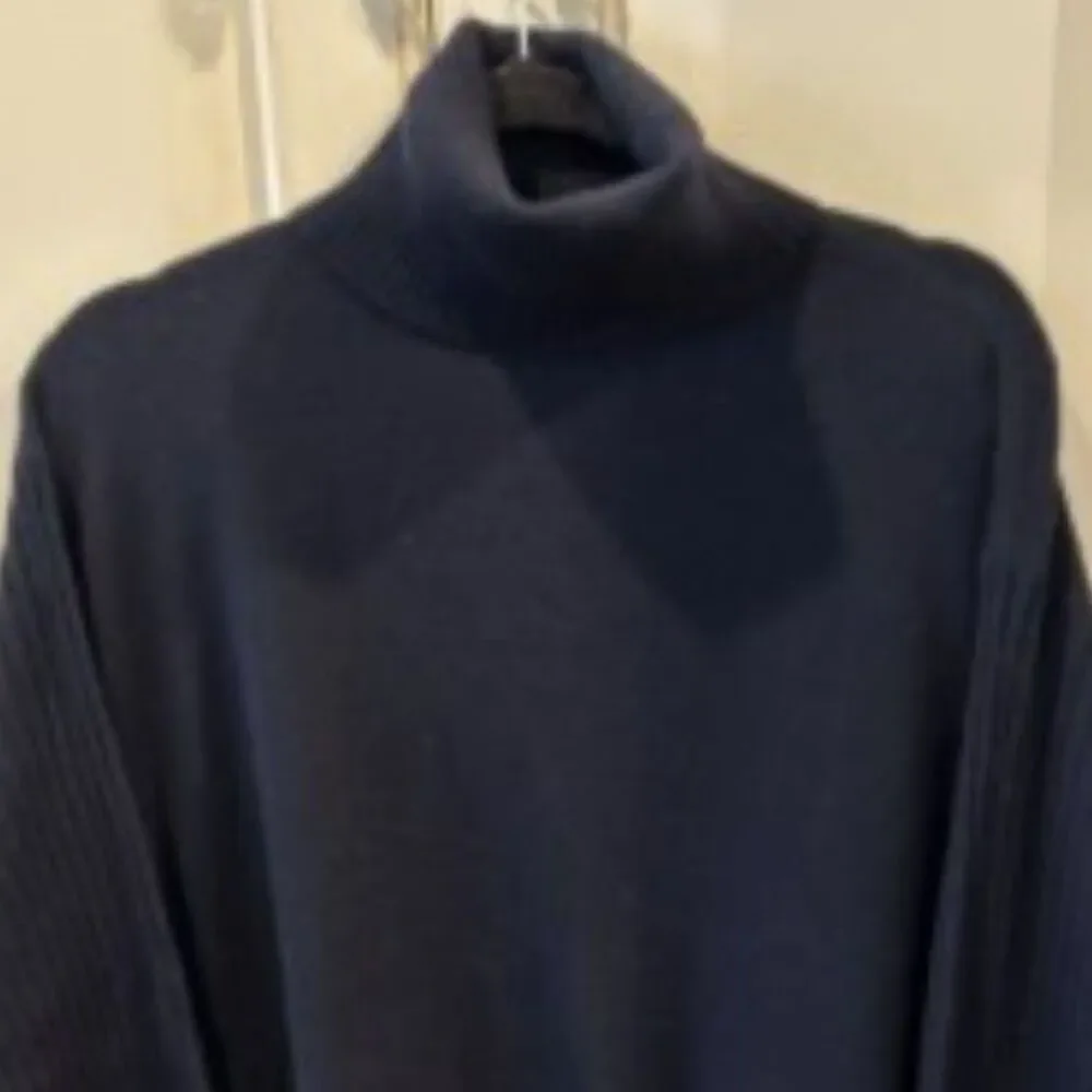 Vince Women's Navy Blue Wool & Cashmere Oversize Fit Turtleneck - Size Small
